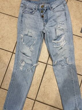 American Eagle Outfitters Light Blue Distressed Boyfriend Jeans